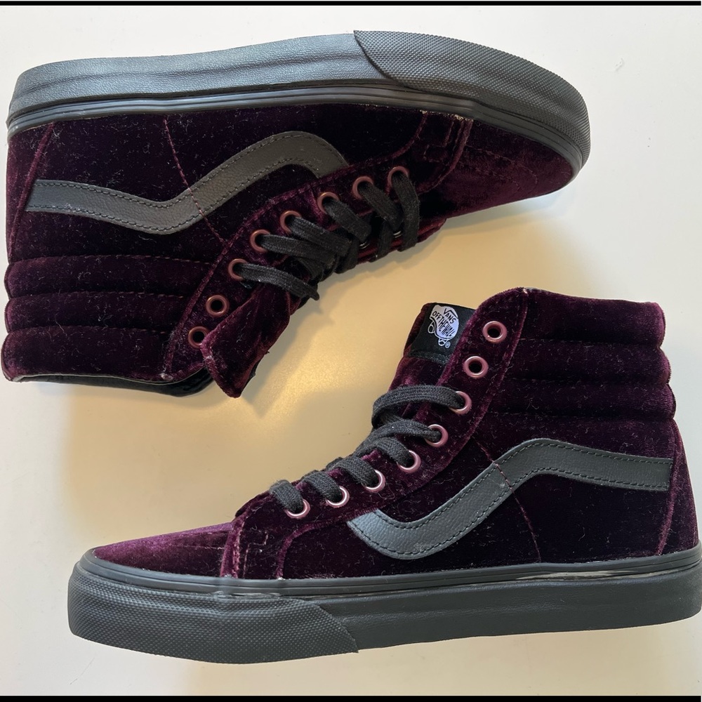RARE Vans velvet old skool shoes with black size 7.5